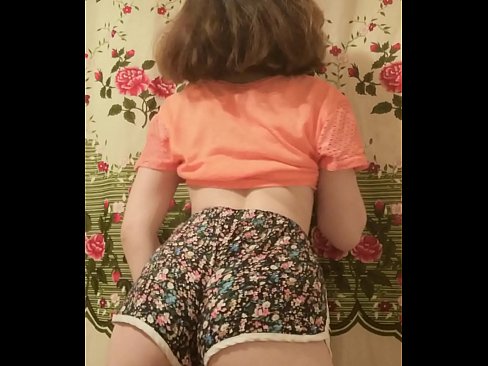 ❤️ Seksi enom bayek stripping mati dheweke kathok cendhak ing kamera Porno ing kita  ﹏